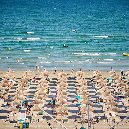 Rusty Sands Apt Spa N Pools Beach Resort Năvodari المظهر الخارجي الصورة