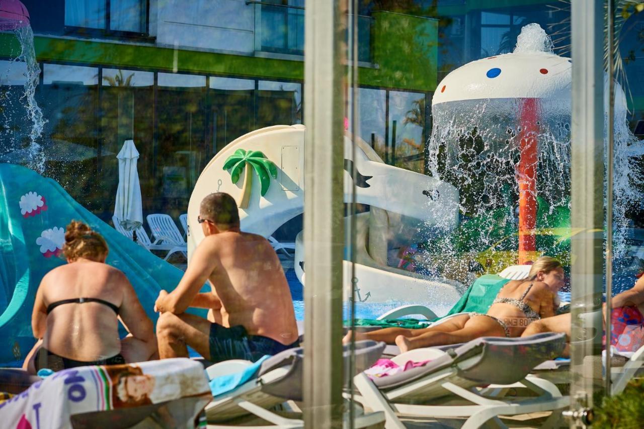 Rusty Sands Apt Spa N Pools Beach Resort Năvodari المظهر الخارجي الصورة